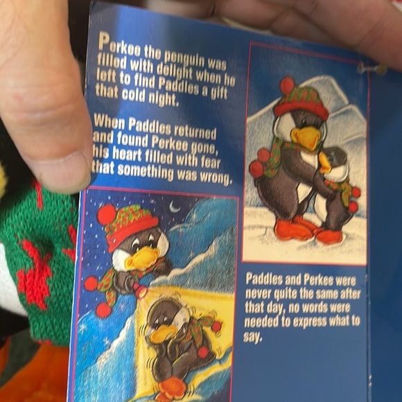 20" COMMONWEALTH PENGUIN PLUSH SQUEAKER Red Knit Hat Large Stuffed Animal NWT - Picture 5 of 10